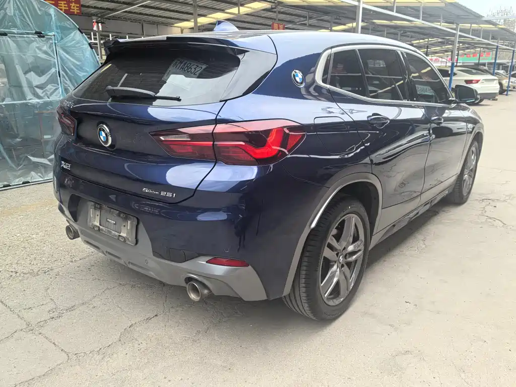 BMW X2 sDrive25 i Leading M Offroad Package