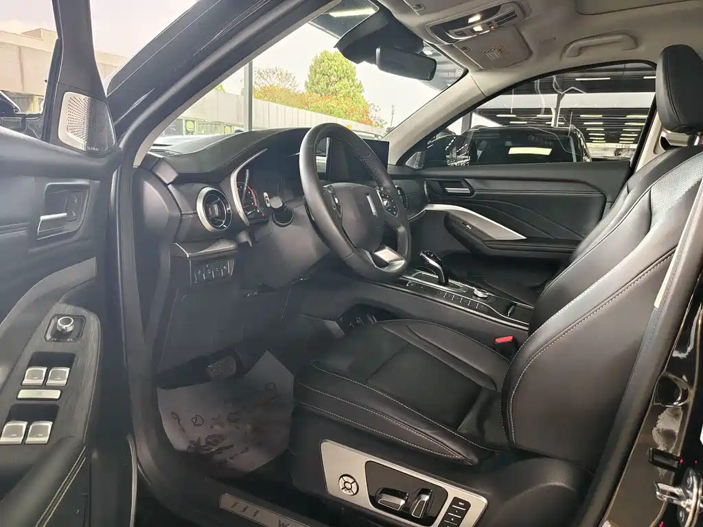 WEY VV6 2.0 T 2 WD Smart Enjoyment +