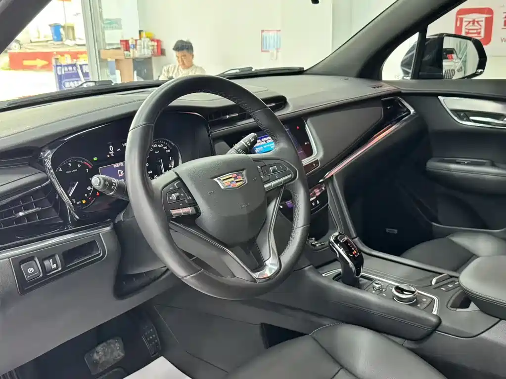 Cadillac XT6 2.0 T 7-seat 4 WD Style