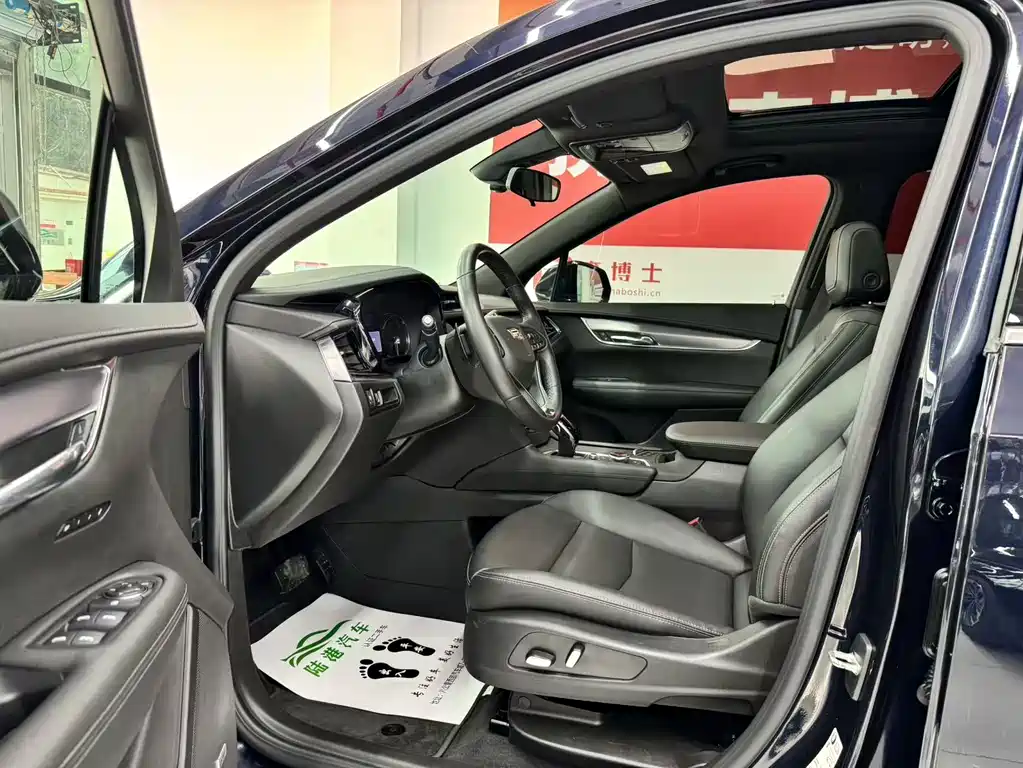 Cadillac XT6 2.0 T 7-seat 4 WD Style