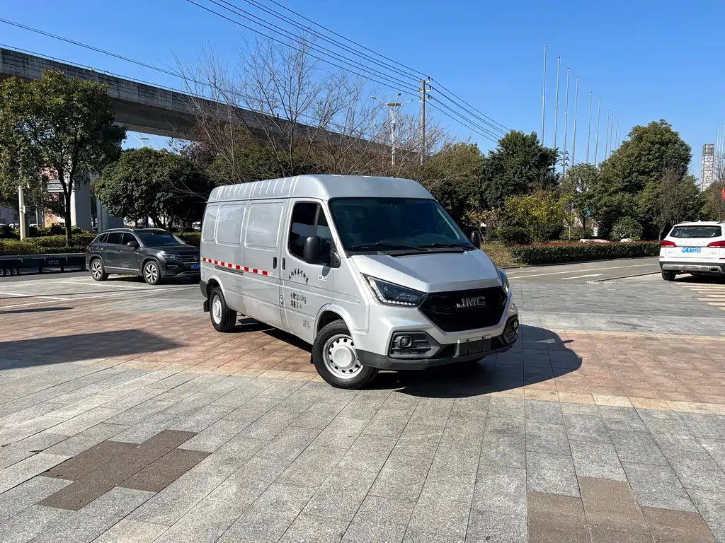 Transit Custom 2.8 T Space King Taurus LWB Mid High Roof Rear Single Tire 3-seat Diesel CN-VI JX493