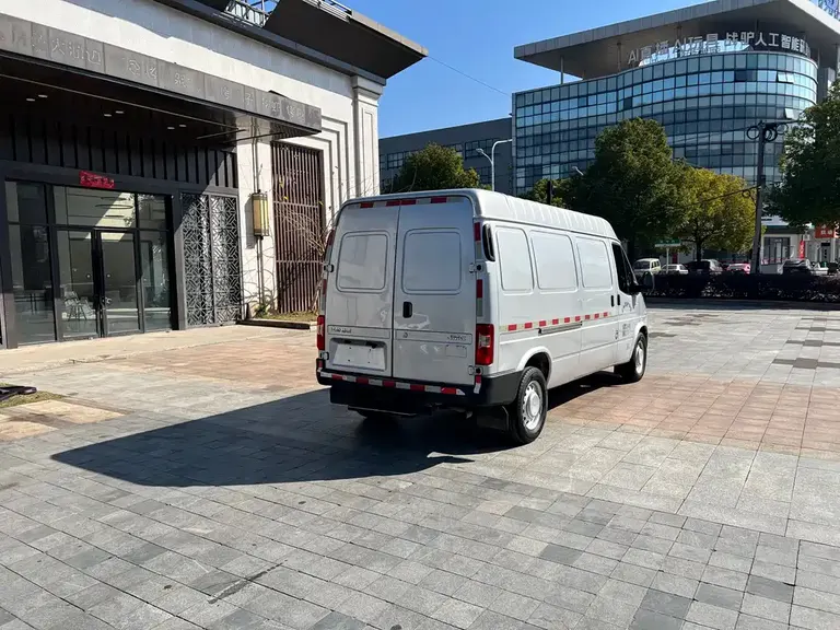 JMC Transit Custom 2.8 T Space King Taurus LWB Mid High Roof Rear Single Tire 3-seat Diesel CN-VI JX493