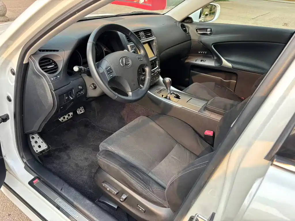 Lexus IS 300