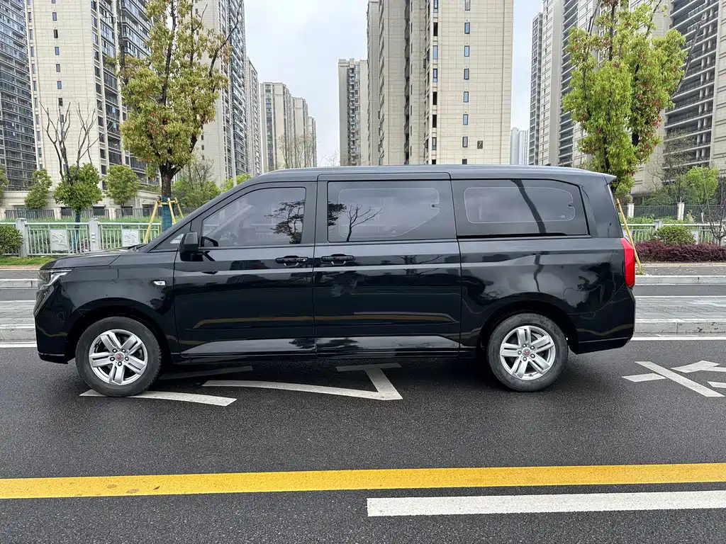 Wuling Journey 1.5 T Manual Luxury