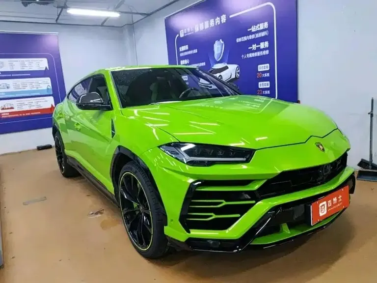 Lamborghini Urus 4.0 T V8