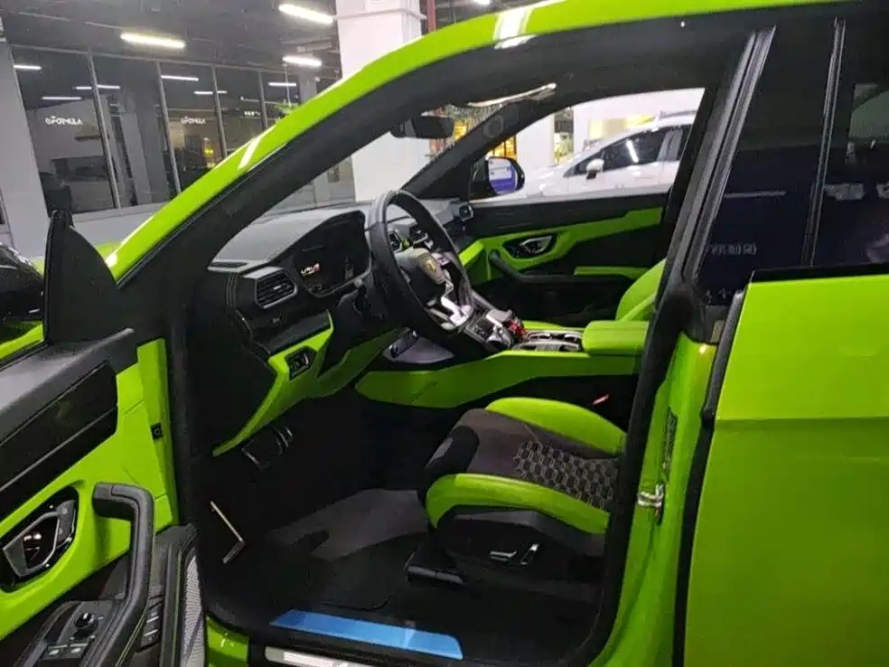 Urus 4.0 T V8