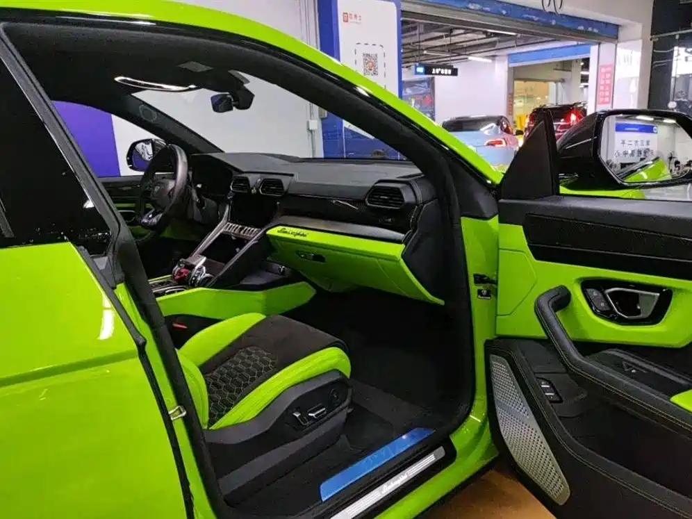Urus 4.0 T V8