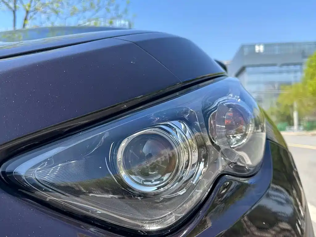 Infiniti QX70 3.7 L Standard
