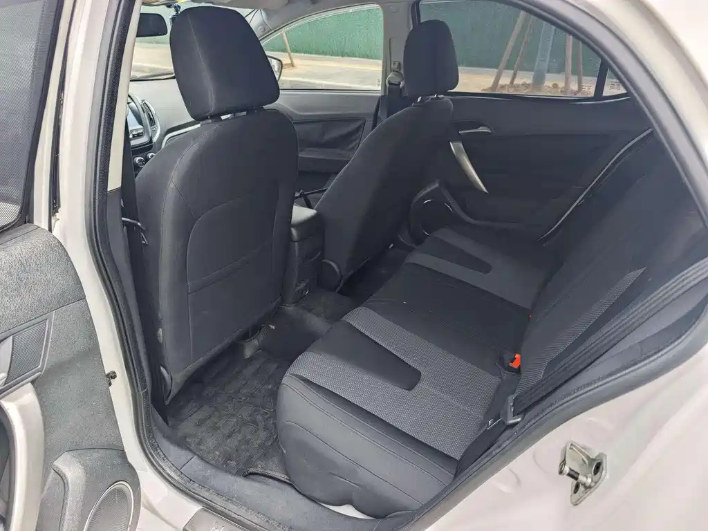 MG5 MG5 2015款 1.5 L 手动精英版