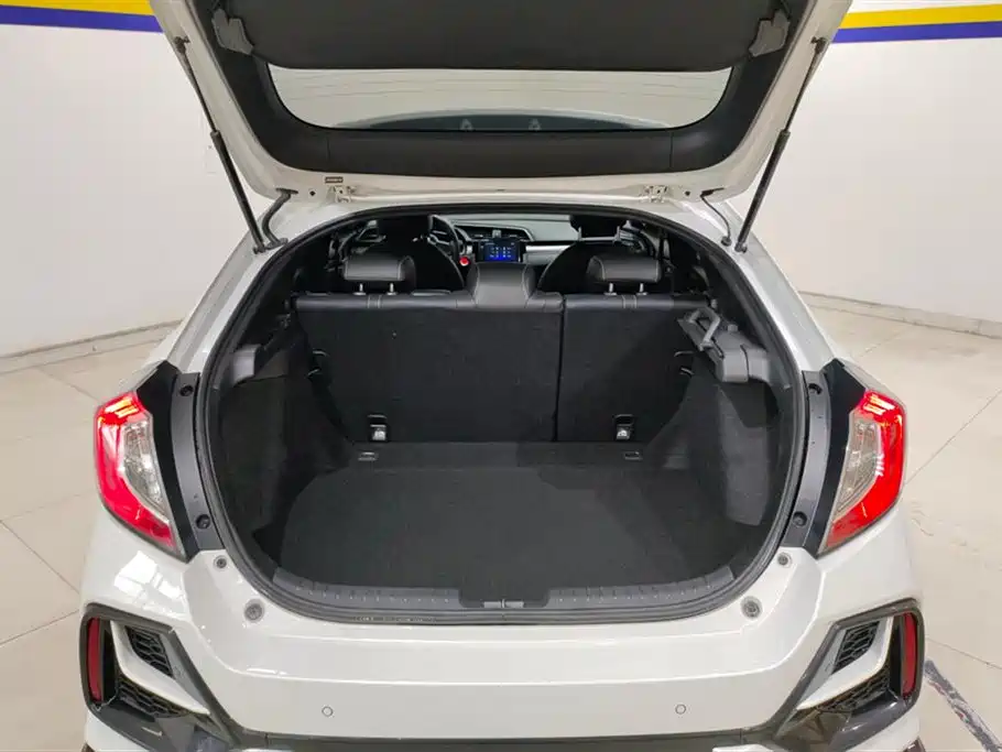 Civic HATCHBACK 220 TURBO CVT New Sharp Control