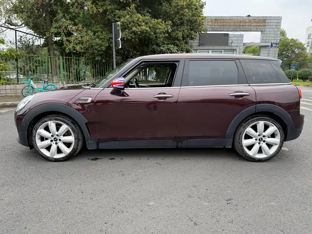 MINI CLUBMAN Facelift 1.5 T COOPER Connoisseur