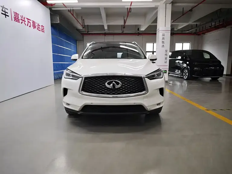 Infiniti QX50 2.0 T 2 WD Fashion