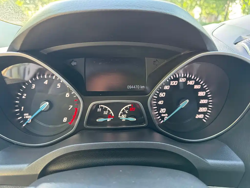 Kuga 2.0 L GTDi 4 WD Distinguished