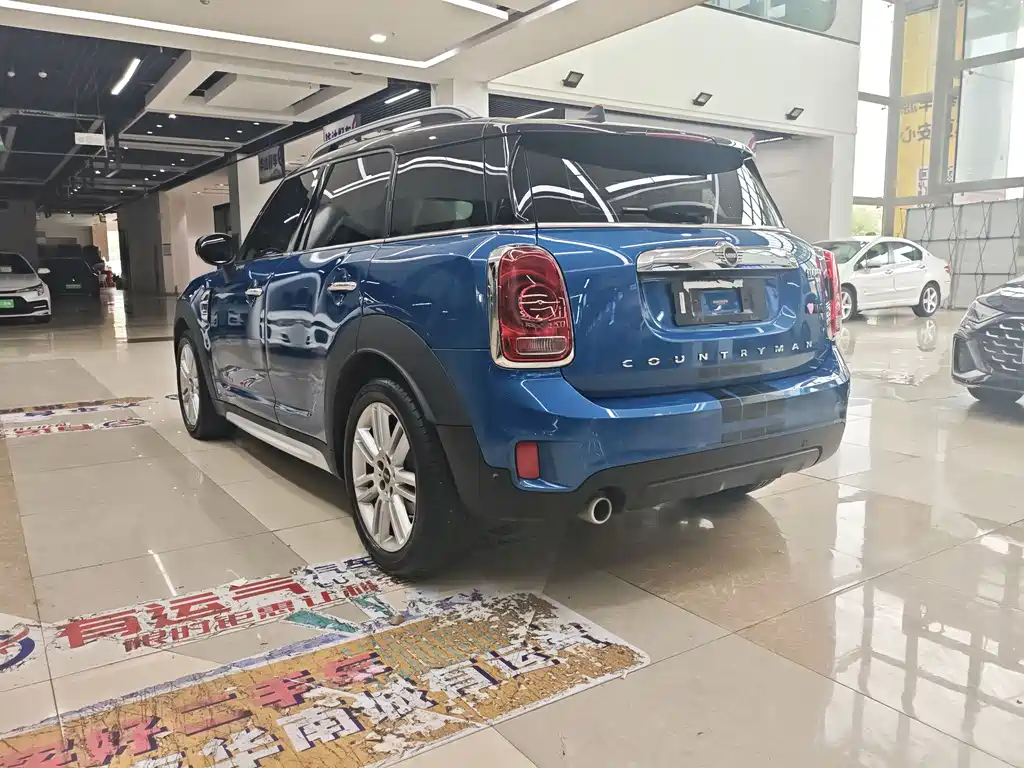 MINI COUNTRYMAN MINI COUNTRYMAN 2019款 1.5 T COOPER ALL4 艺术家周末旅行版