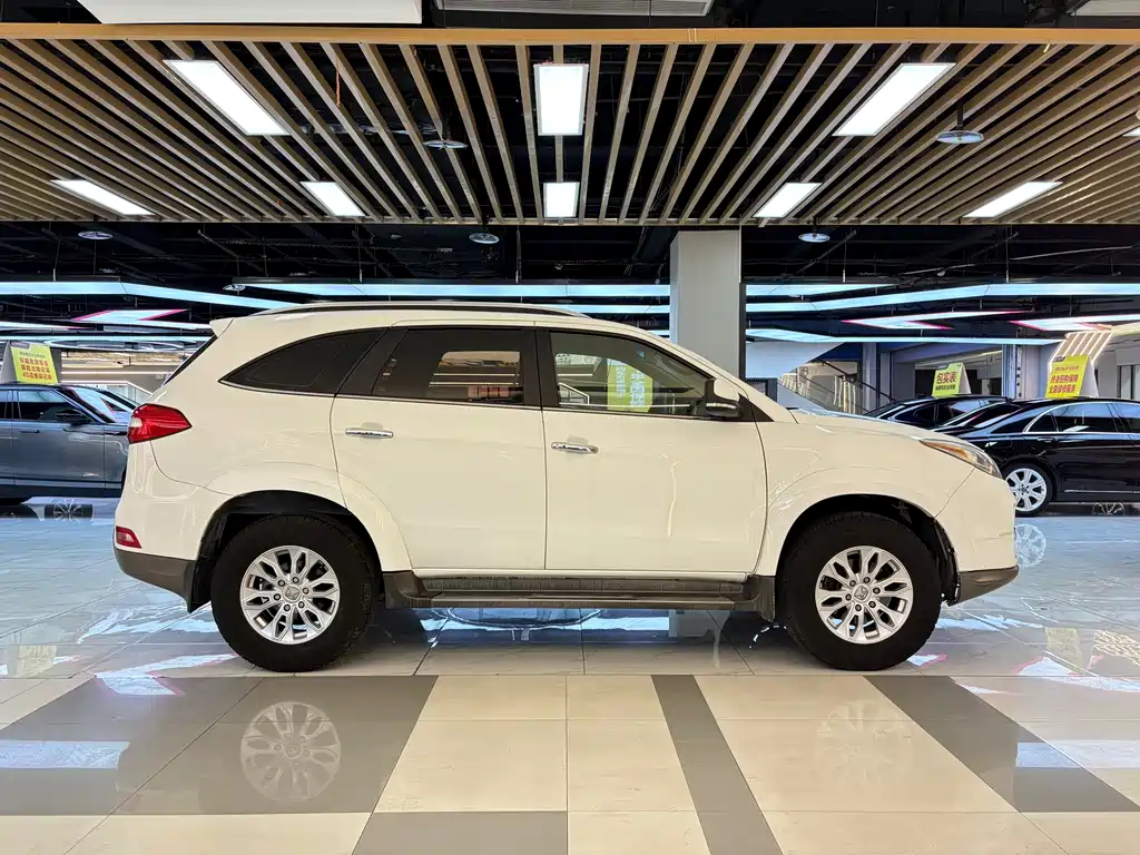 Yusheng S350 2.4 T Auto 2 WD Diesel Luxury 5-seat