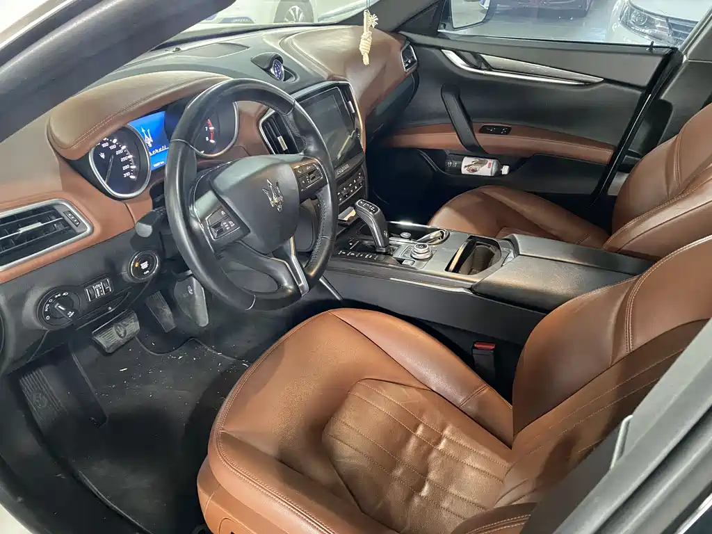 Ghibli 3.0 T Standard CN-VI