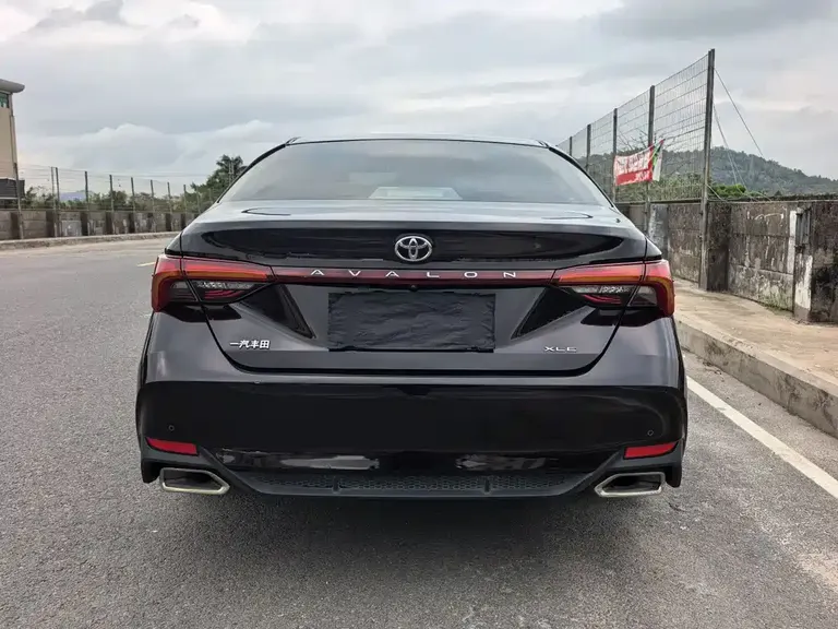Toyota Avalon 2.0 L XLE Premium CN-VI