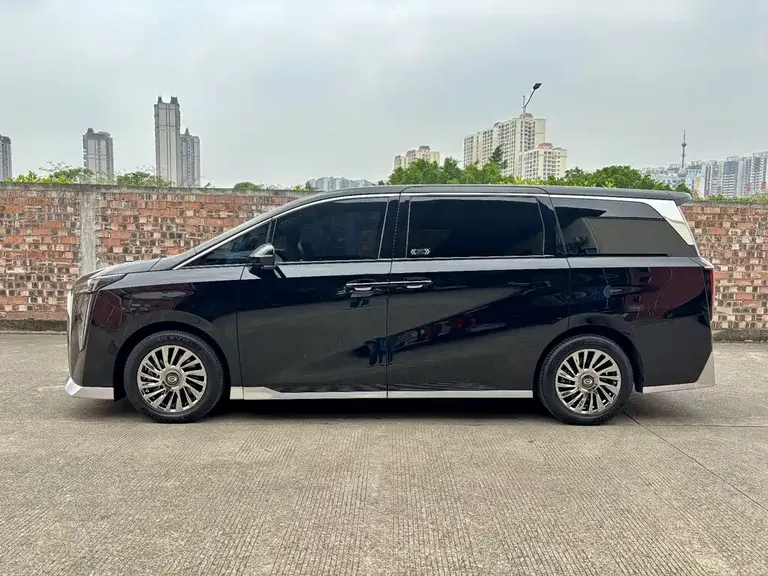 GAC Trumpchi M8 Grandmaster Series 400 T Flagship