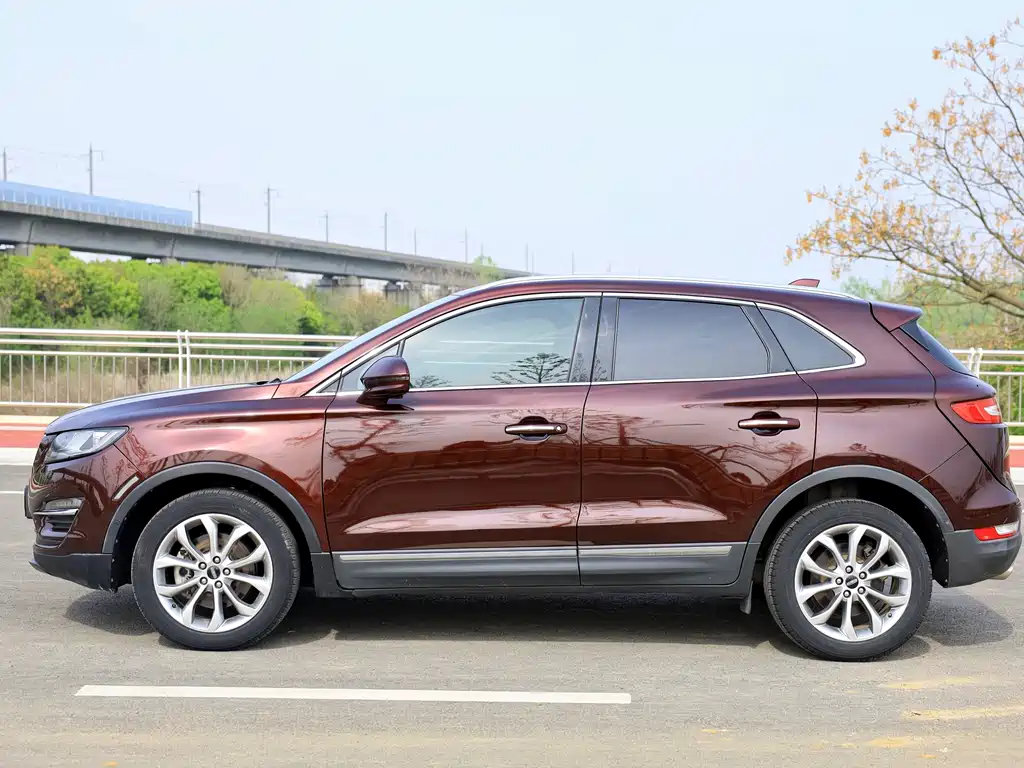 Lincoln MKC 2.0 T 4 WD Graceful CN-VI