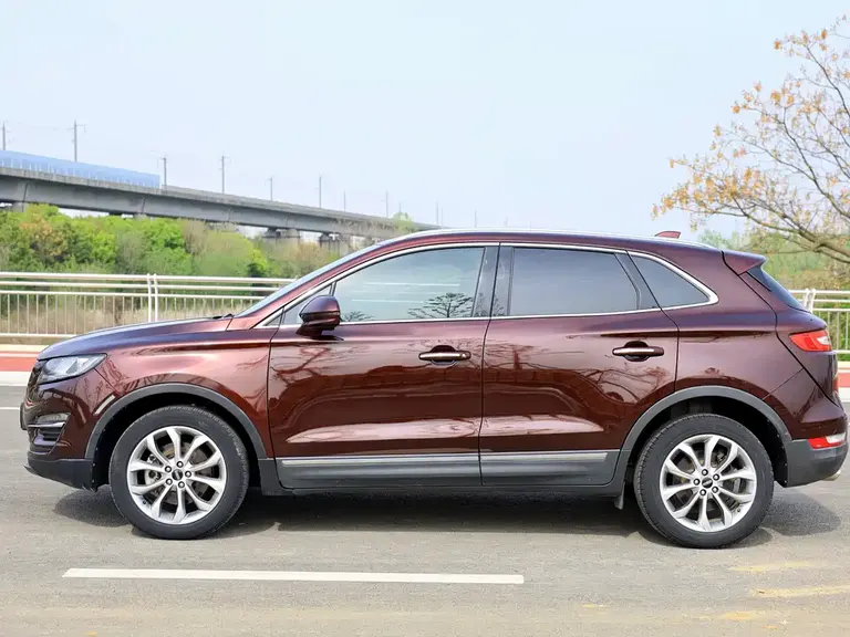 Lincoln MKC 2.0 T 4 WD Graceful CN-VI