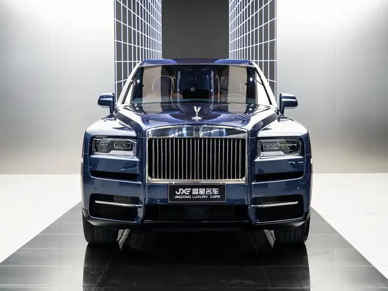 Rolls-Royce Cullinan 5-seat