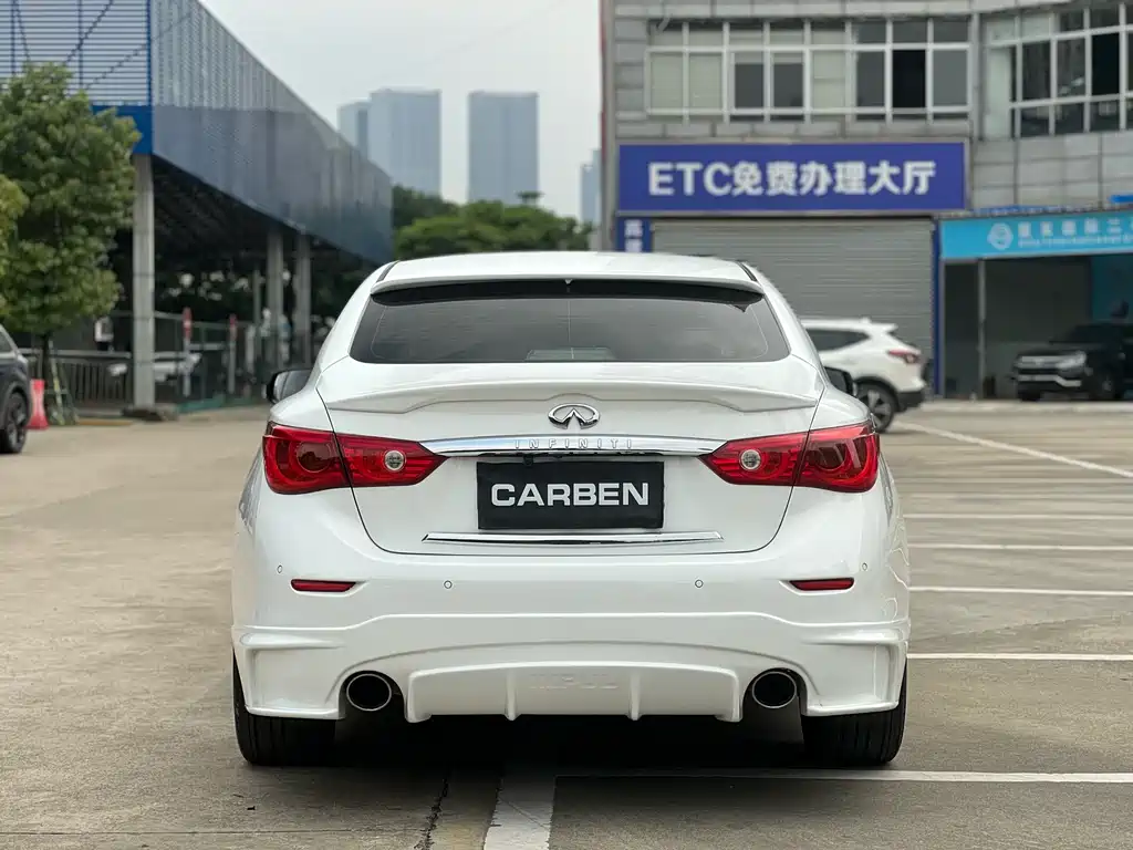 Infiniti Q50 3.7 L Luxury Sport