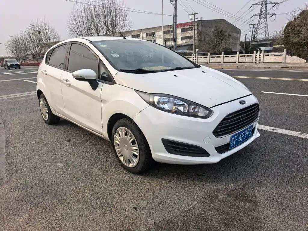 Fiesta Hatchback 1.5 L Manual Style