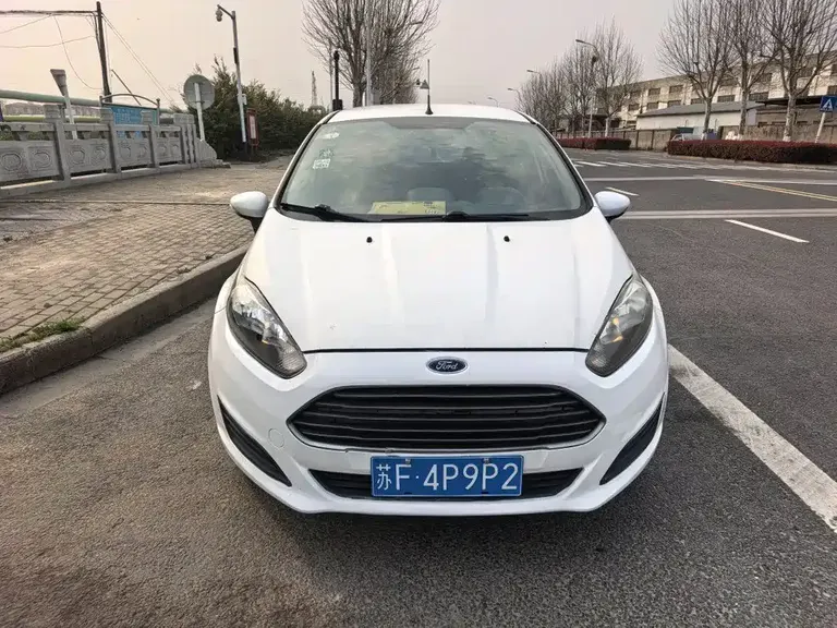 Ford Fiesta Hatchback 1.5 L Manual Style