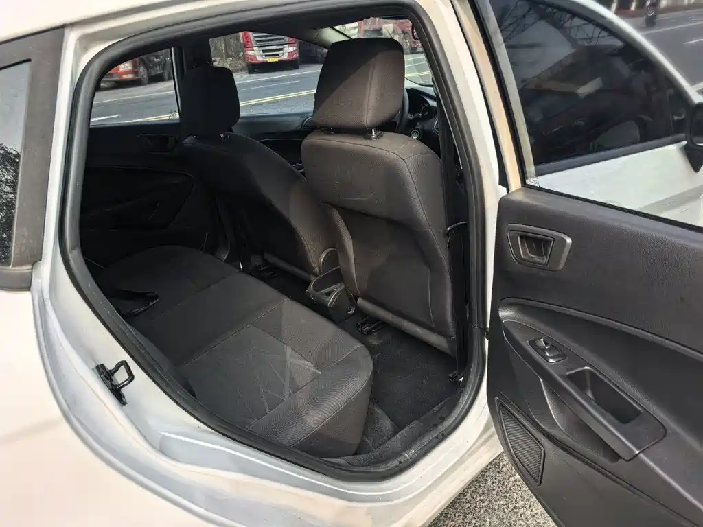 Fiesta Hatchback 1.5 L Manual Style