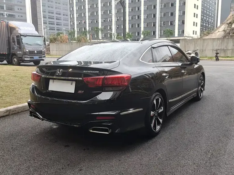 Honda Spirior 2.4 L Si