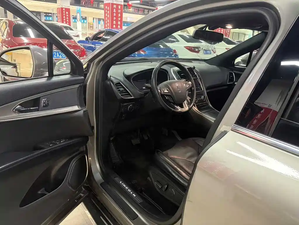 Lincoln MKX 2.0 T 2 WD Premium