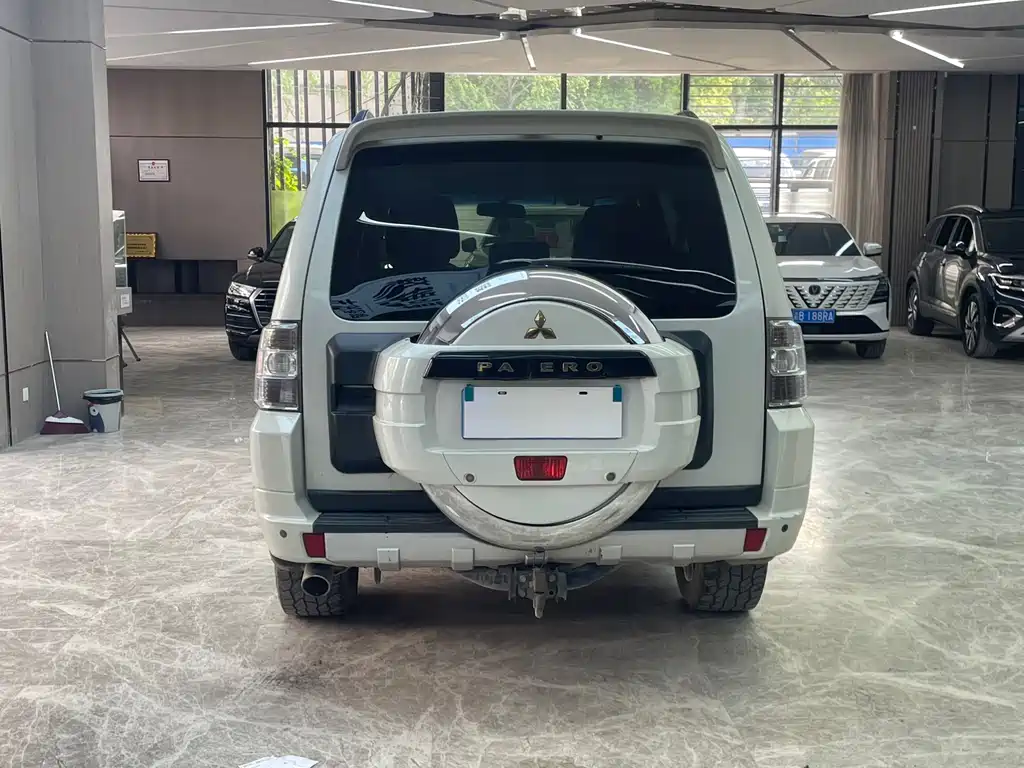 Pajero (Import) 帕杰罗进口 2012款 3.0 L 精英超越版