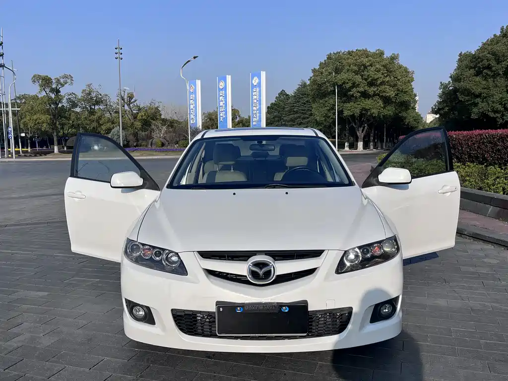 Mazda 6 2.0 L Auto Super Luxury