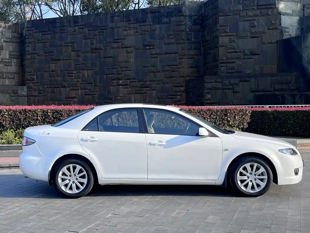 Mazda 6 2.0 L Auto Super Luxury