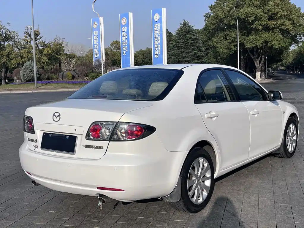 Mazda 6 2.0 L Auto Super Luxury