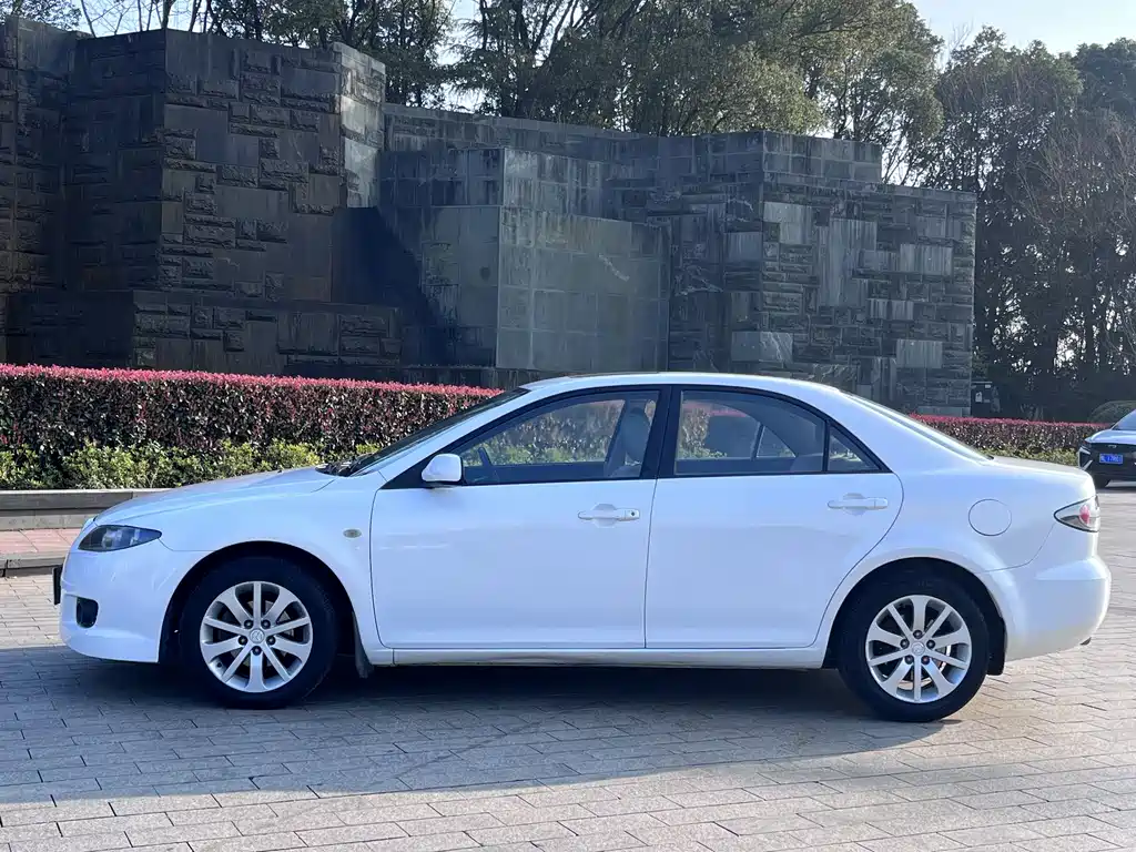 Mazda 6 2.0 L Auto Super Luxury