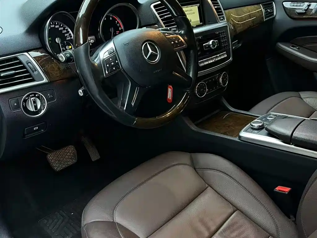 Mercedes-Benz M-Class ML 400 4 MATIC Luxury