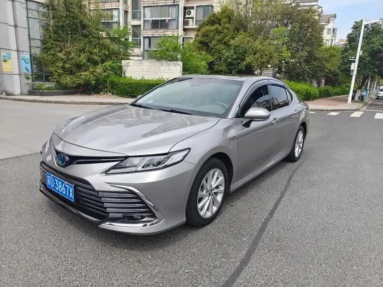 Toyota Camry Dual Engine 2.5 HGVP Leading