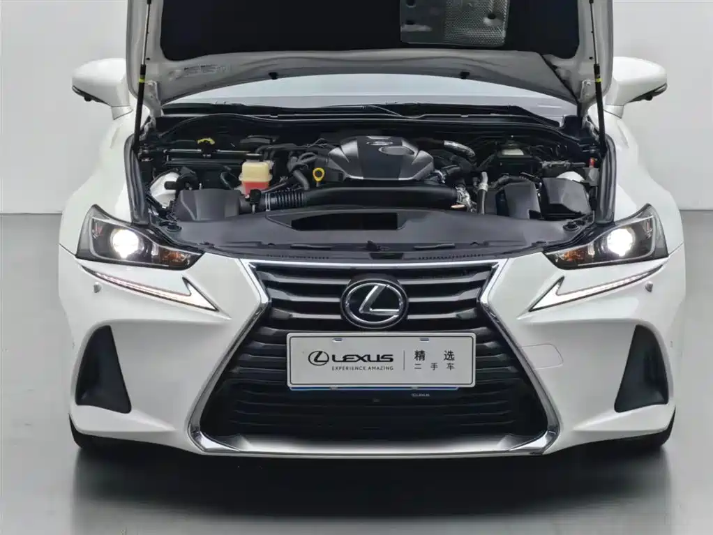 Lexus IS 雷克萨斯IS 2015款 200 t 领先版