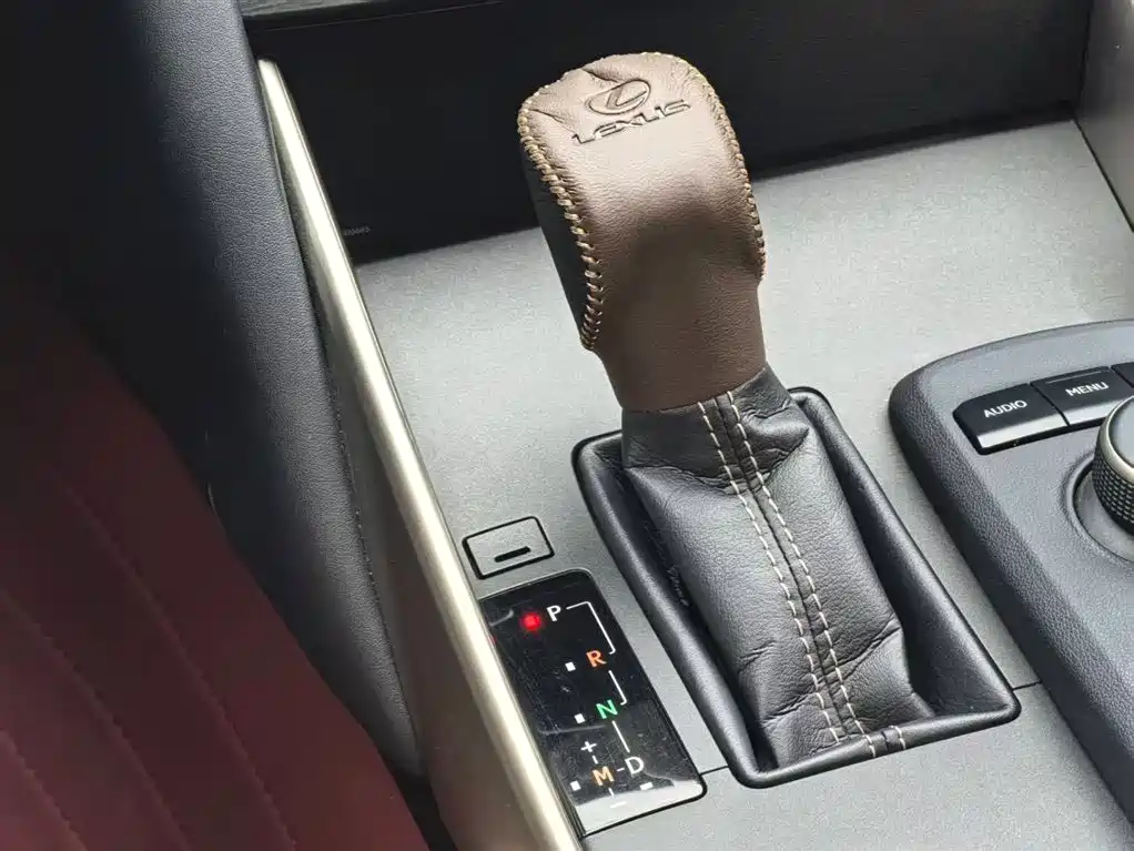 Lexus IS 雷克萨斯IS 2015款 200 t 领先版