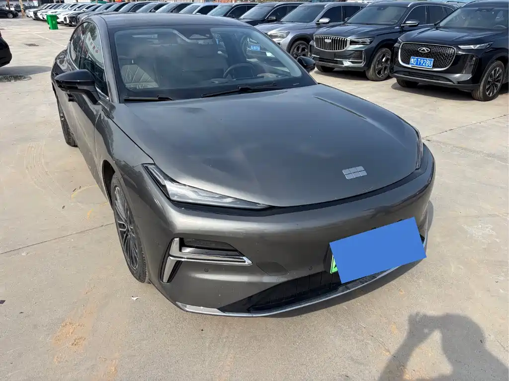 Galaxy Xingyao 8 130 km EM-i Distinguished