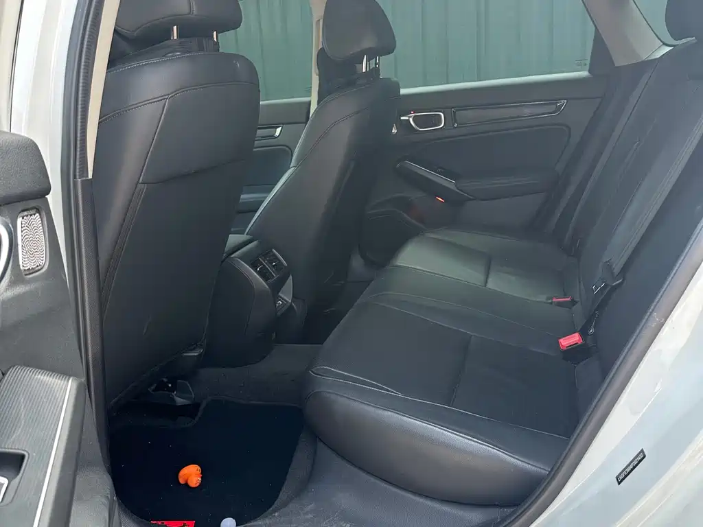 Integra 240 TURBO CVT Luxury