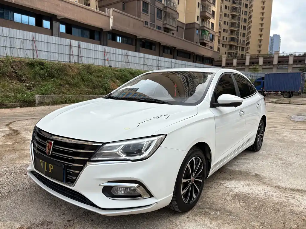 Roewe i5 1.5 L Auto 4 G Connected Leading Luxury Flagship