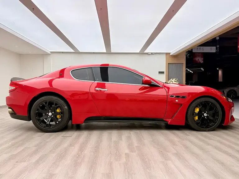 Maserati GranTurismo 4.2 L Standard