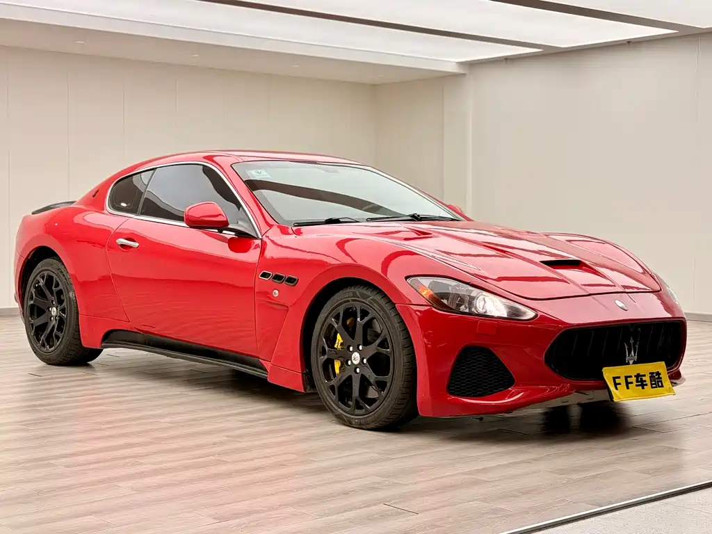 GranTurismo 4.2 L Standard