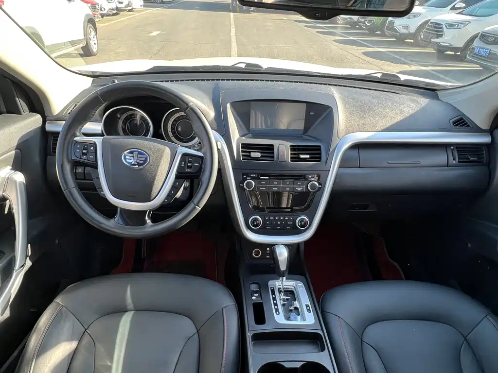 Besturn X80 2.0 L Auto Luxury
