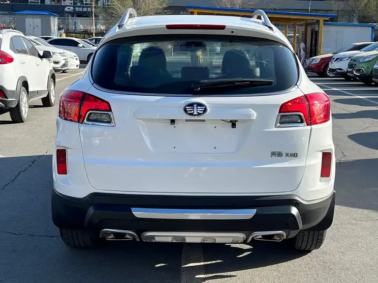 Besturn X80 2.0 L Auto Luxury