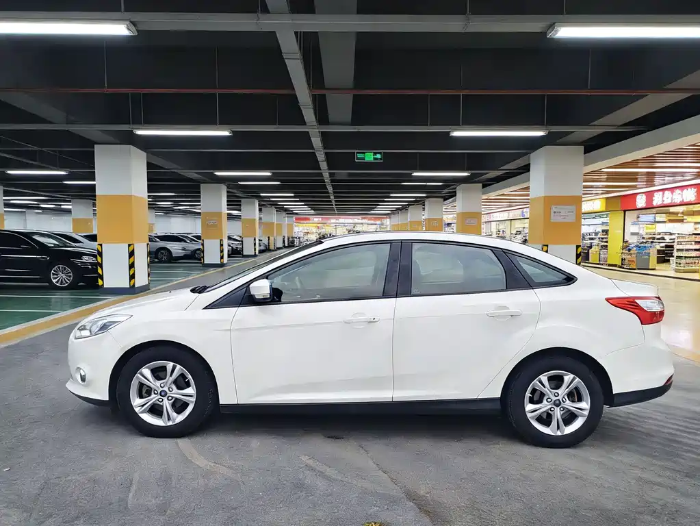 Focus Sedan 1.6 L Auto Style