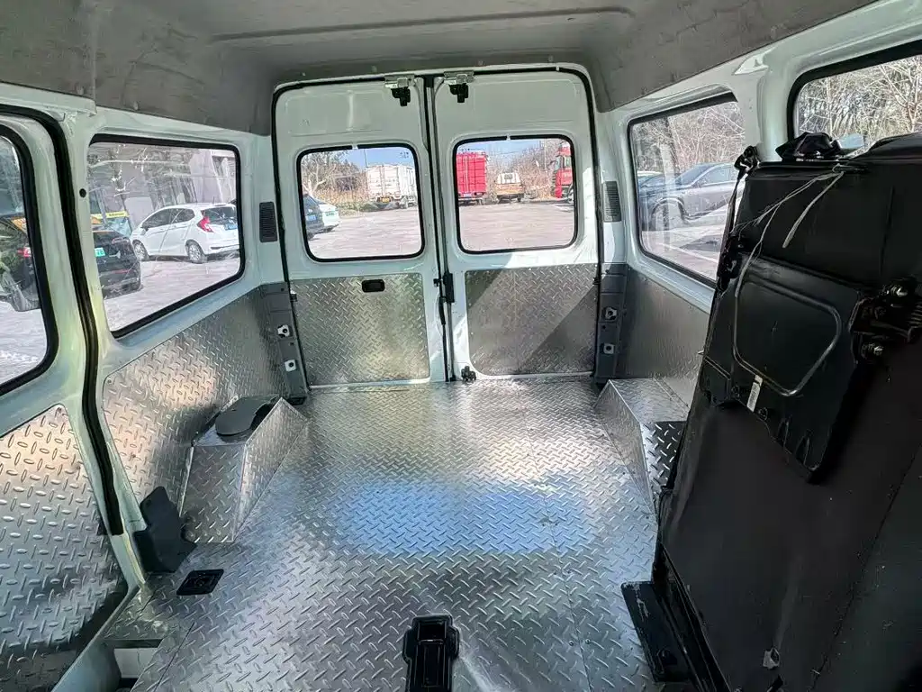 Transit Custom 2.8 T Space King Standard SWB Mid High Roof 6-seat Diesel CN-VI JX493