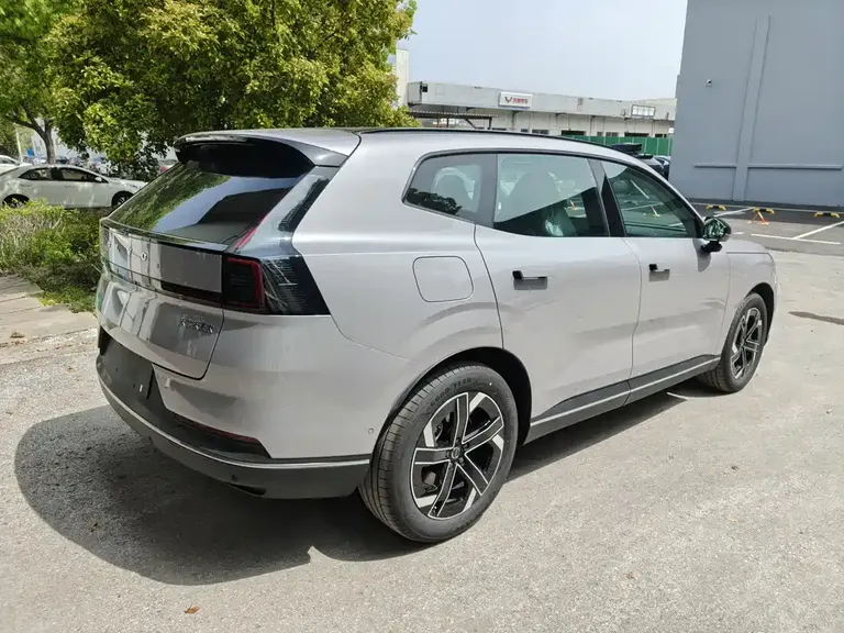 Volvo XC70 PHEV 沃尔沃XC70插电式混动 2026款 四驱超长续航Core